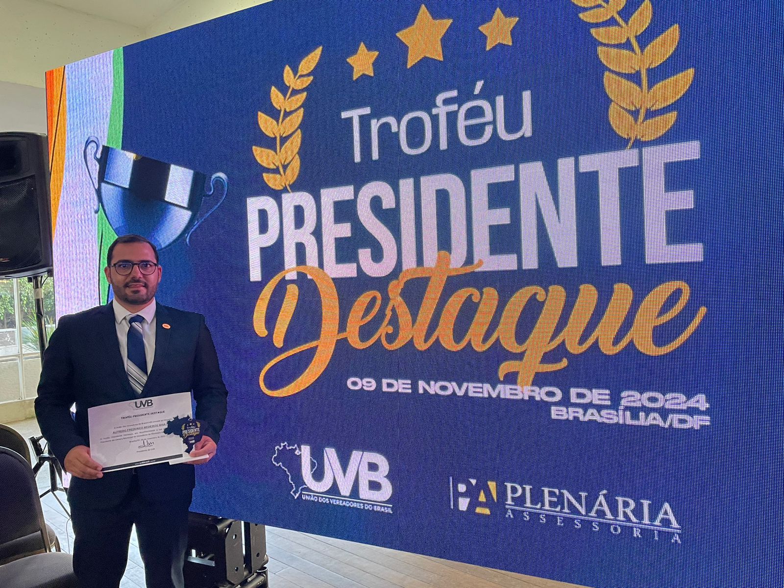Feu Maia recebe prêmio “Presidente Destaque” em Brasília.