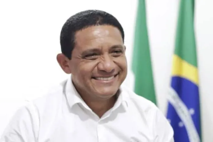 Júlio Cezar, o filho de uma verdureira que virou prefeito da Princesa do Sertão de AL