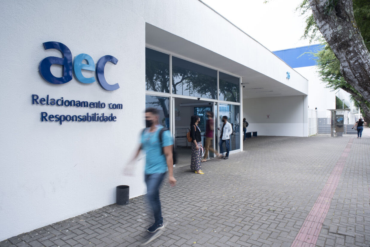 Empresa AeC  anuncia 420 vagas de empregos para jovens em Arapiraca/AL