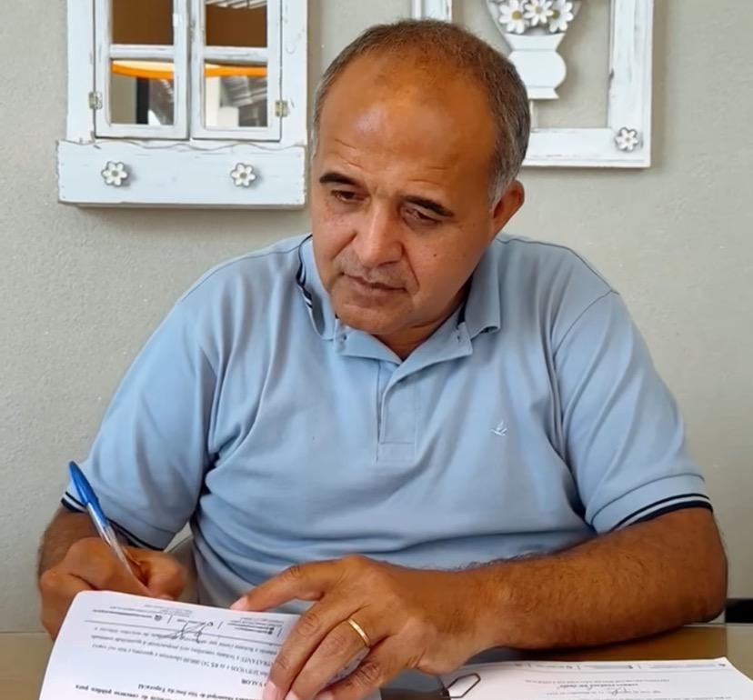 Prefeito de São José da Tapera assina contrato para realização de concurso público