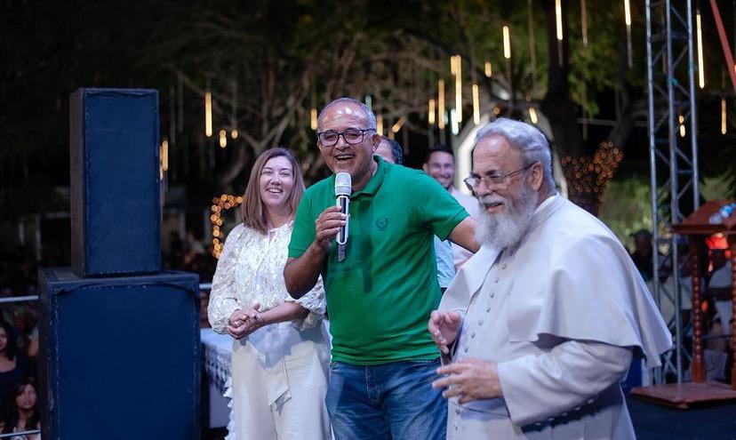 Na festa de Tapera/AL, padre Antônio Maria  prega esperança para o povo sertanejo  