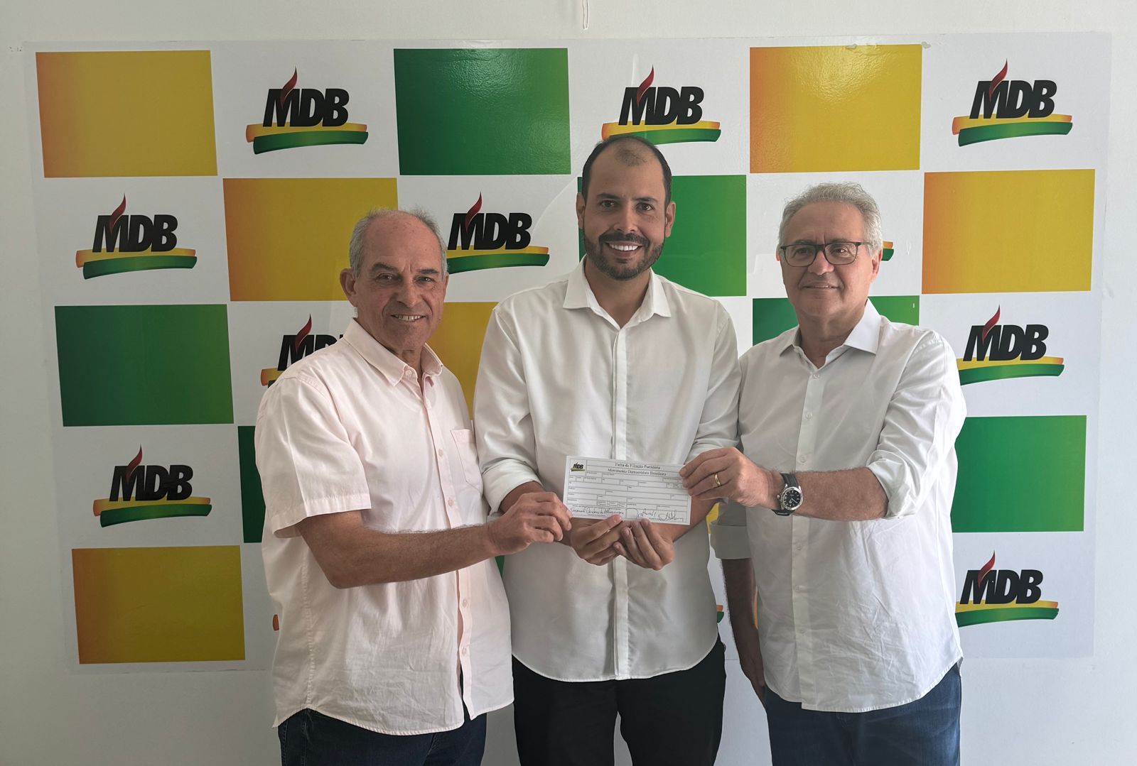 Vice-prefeito apoiado por Renan e Dantas, se filia ao MDB para disputar Prefeitura quebrangulense