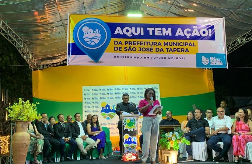 Em Tapera, prefeito prestigia posse de conselheiros tutelares desejando sucesso nos seus próximos 4 anos de trabalho
