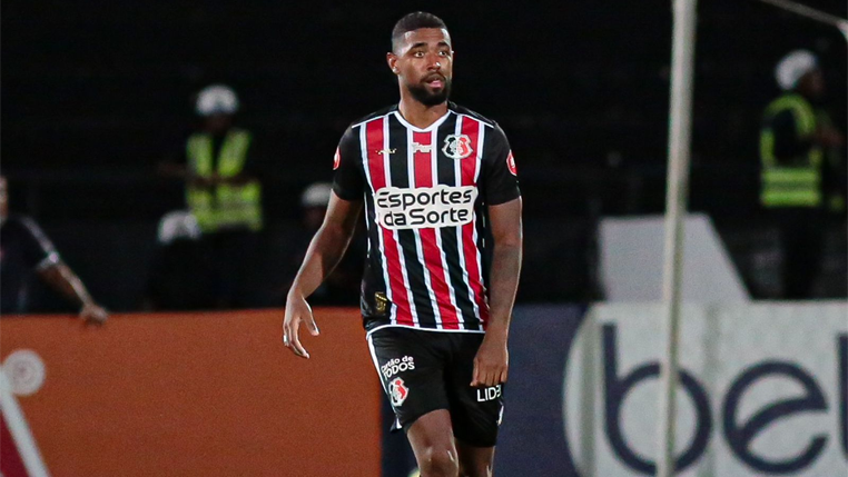 Emprestado pelo CSA, zagueiro Paulo César conquista vaga na Série D com o Santa Cruz