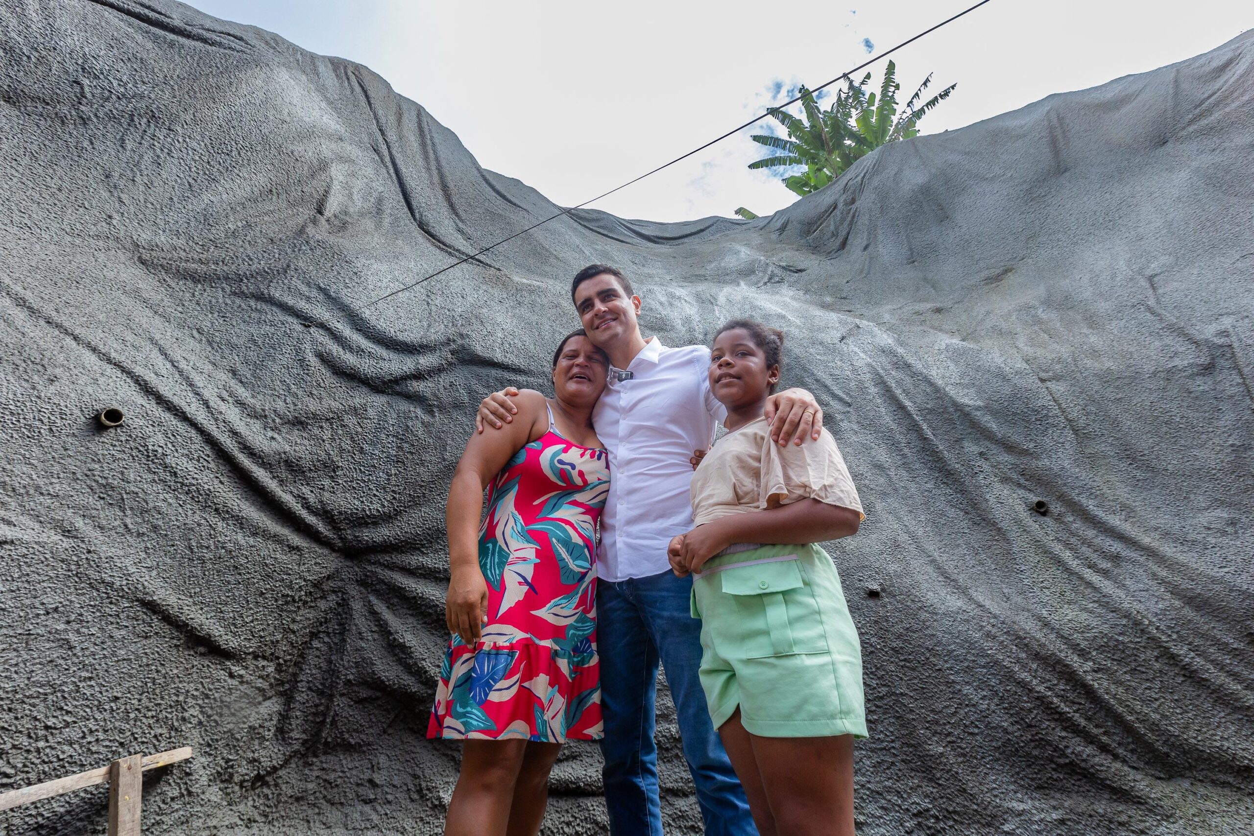 JHC entrega obra de proteção da Grota da Alegria, no Benedito Bentes