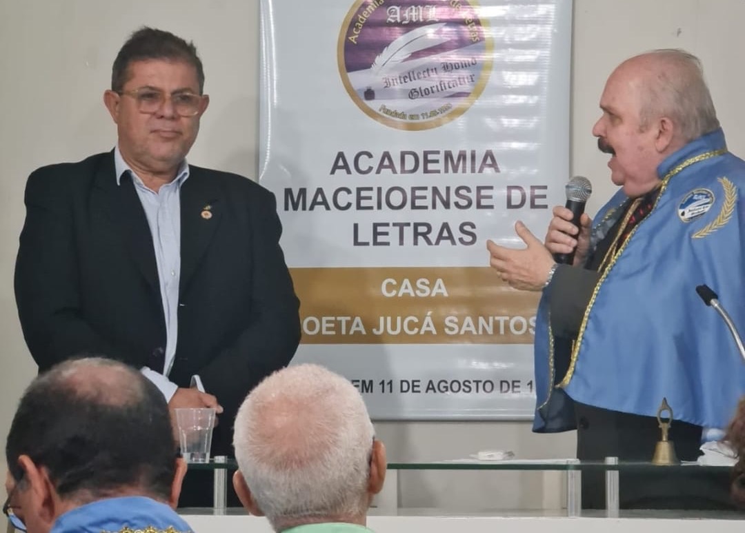 Angiologista Guilherme Pitta, é destaque em reunião da Academia Maceioense de Letras