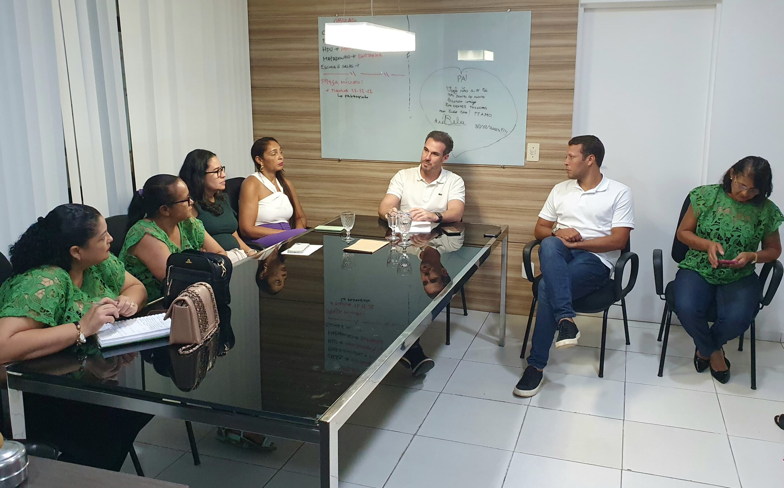 Em Murici, servidores da Educação comemoram reajuste salarial de mais de 35%
