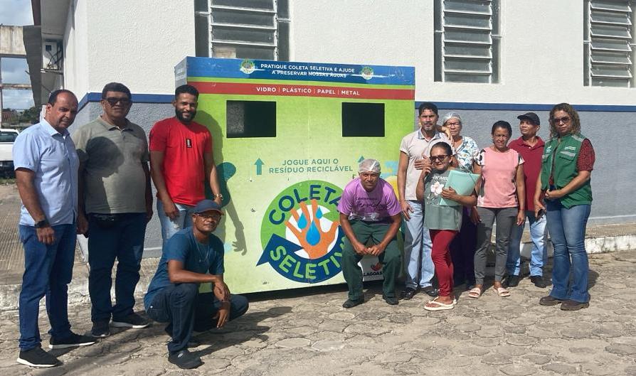 Prefeitura conscientiza povo sobre descarte correto de resíduos com palestra e implantação de PEV  