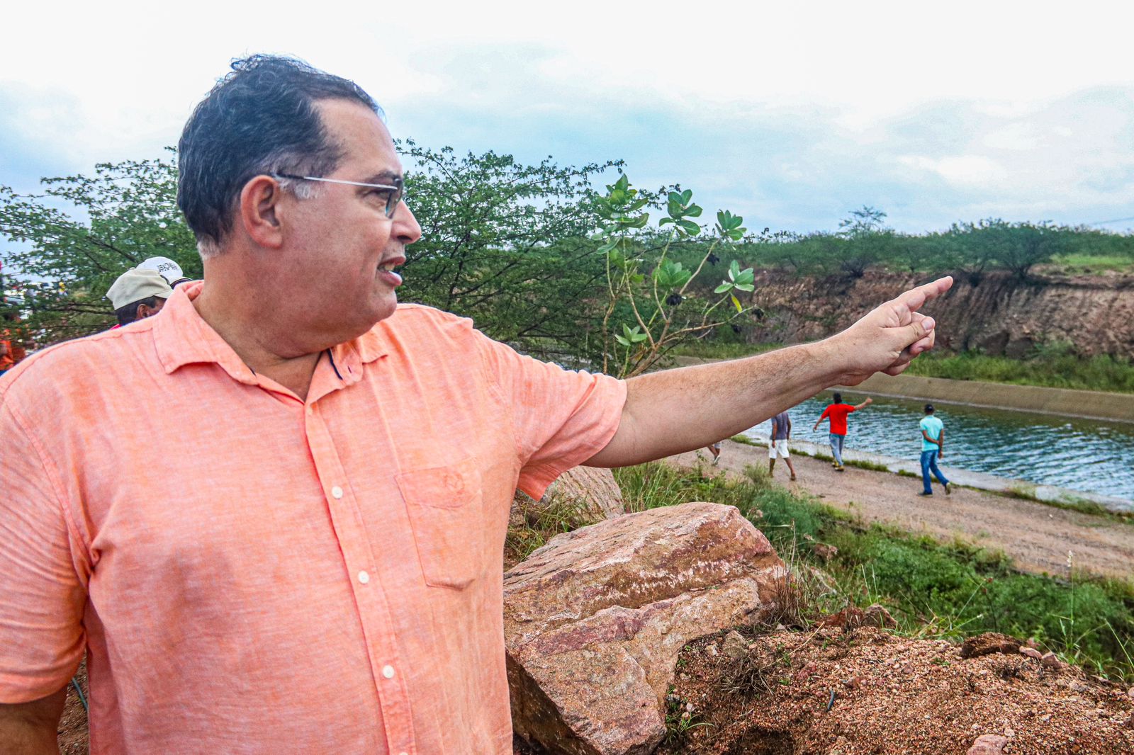 Como ex-secretário de Infraestrutura de AL,  Adeilson Bezerra marca presença em mais um momento histórico do Canal do Sertão