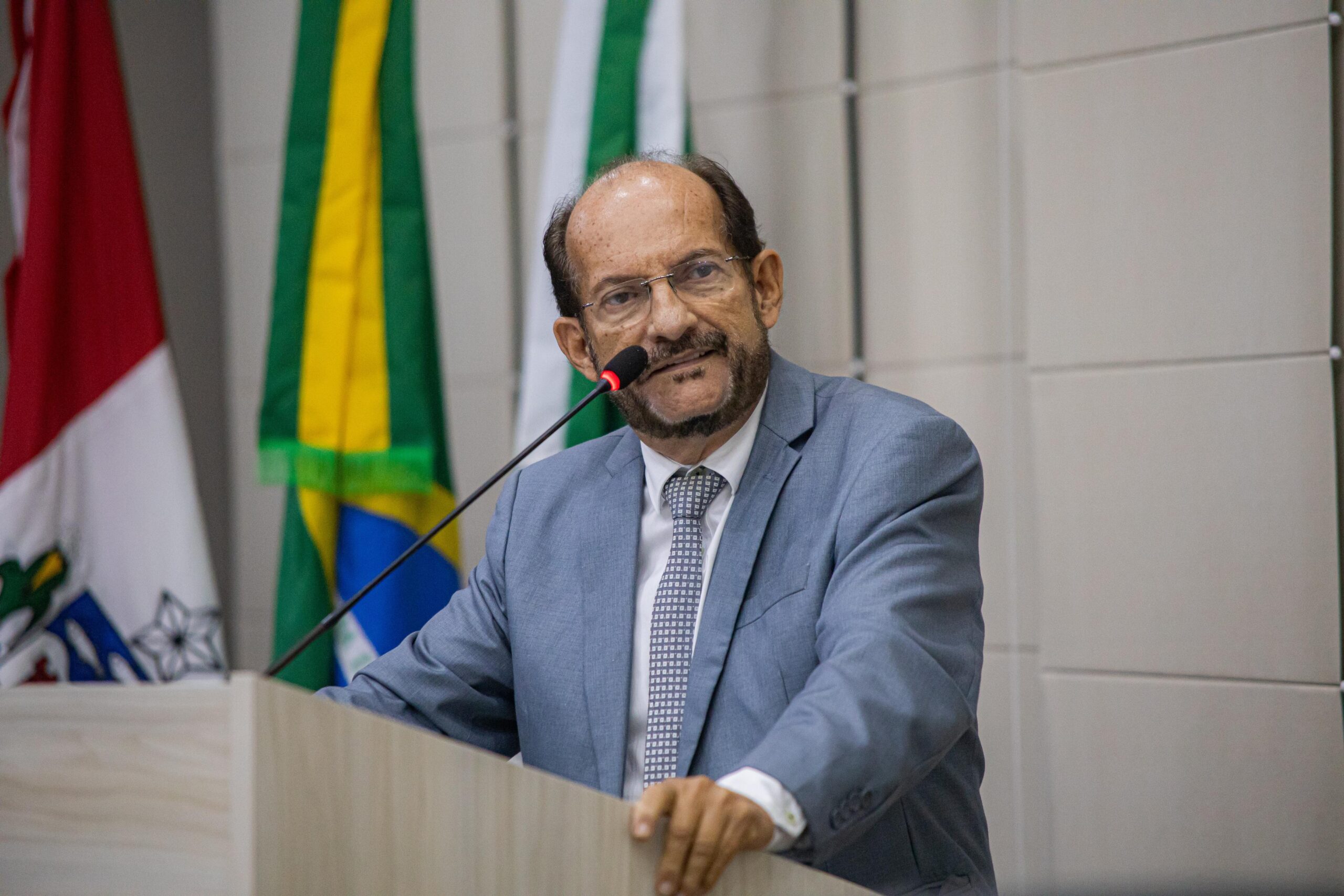 Vereador que reassumiu cargo no mês passado, destaca suas indicações agora em maio na Câmara de Maceió