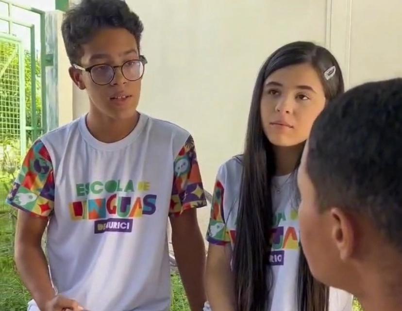 No interior de AL, escola municipal vira sucesso; alunos já falam fluentemente  inglês e o espanhol- Veja vídeo