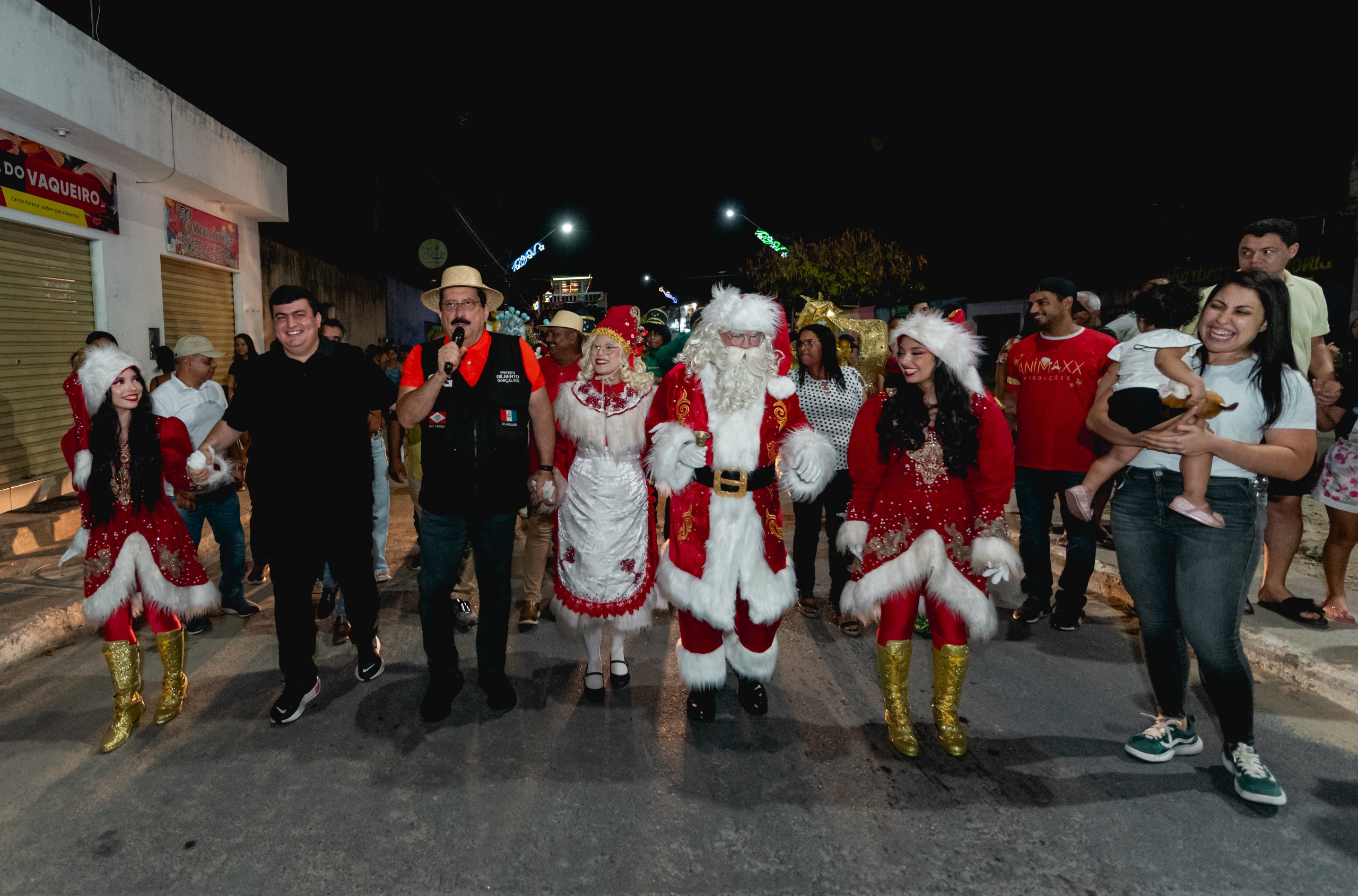 Rio Largo Luz 2024: Prefeito promove cortejo seguido de grande espetáculo marcando o início dos festejos natalinos