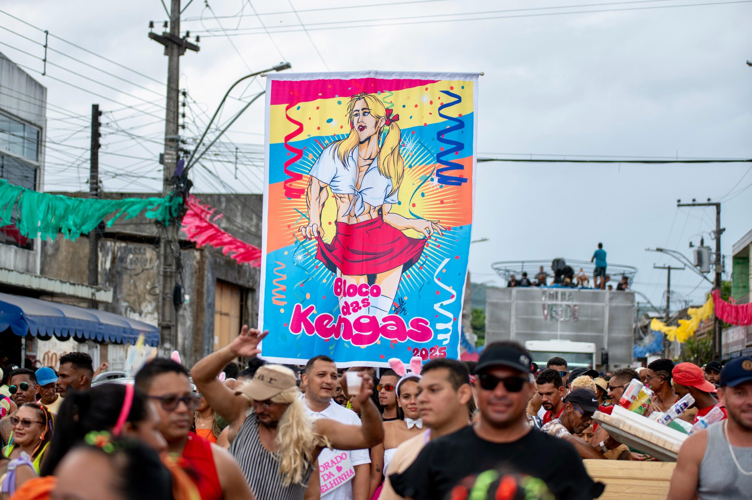 Em Murici, depois do desfile das Kengas, nesta 2ª, tem o bloco do Caixão e amanhã o badalado Tudo Azul