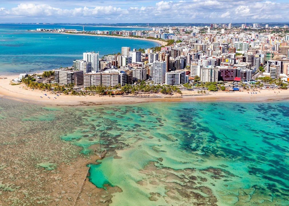 Roteiro pelo litoral de PE e AL: conheça as piscinas naturais