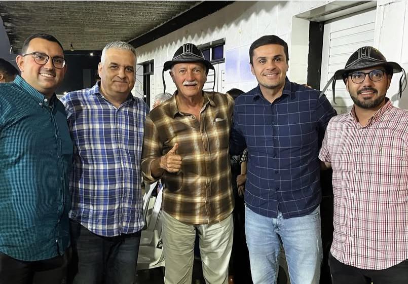 E a festa junina de Quebrangulo foi pra lá da arretada; muito forró  pé-de-serra e cultura popular